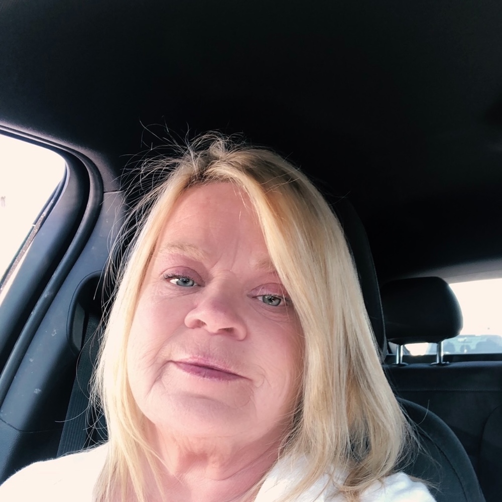 Meet your Posher, Debi